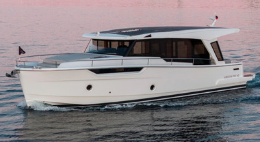 Greenline 42, costruzione slovena e stile italiano (firmato Casali): pronto per Venezia lo yacht ibrido di 13,5 metri