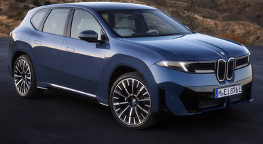 Pirelli mette le &ldquo;scarpe&rdquo; alla nuova Bmw iX3. Sviluppati due pneumatici P Zero dedicati per il primo modello Neue Klasse