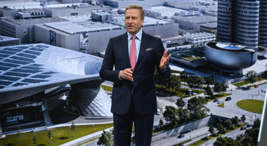 Bmw Group, utile 2025 superiore a 10 mld di euro. Zipse: &laquo;Norme emissioni CO2 da 2035 non guardano ad apertura tecnologica&raquo;