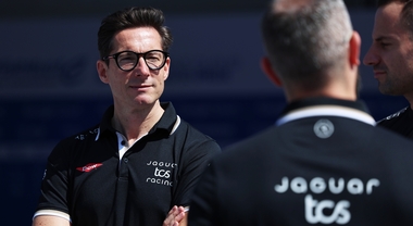 FE, James (Jaguar): &laquo;Con il servosterzo della Gen4 sar&agrave; pi&ugrave; facile per l'accesso alle donne&raquo;