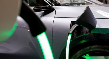 Flotte aziendali, plug-in verso il 40% entro il 2028 e le elettriche si fermano al 16%