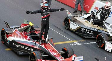 FE, De Vries (Mahindra) trionfa nell'E-Prix di Monaco. Poi Evans (Jaguar) e clamoroso podio per il debuttante Mart&igrave; (Cupra)