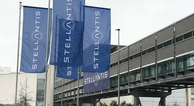 Stellantis produrr&agrave; a Pomigliano la e-car, la prima auto nel 2028. Sar&agrave; un'elettrica compatta ed economicamente accessibile