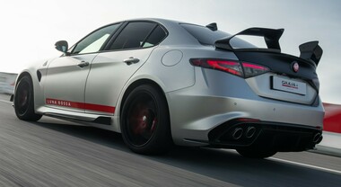 Alfa Romeo Giulia Quadrifoglio Luna Rossa scende in pista a Balocco