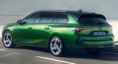 Opel rinnova Astra: c&rsquo;&egrave; un motore per tutti. Si va dal full electric al diesel passando per vari tipi di ibrido