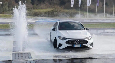 Mercedes porta in pista 40 neopatentati: a Vallelunga la guida diventa sicura con i corsi ACI
