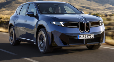 BMW iX3, ecco la seconda versione: trazione posteriore, 235 kW e fino a 637 km di autonomia