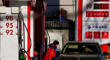 Cina, governo taglia ancora i prezzi di diesel e benzina. &Egrave; la seconda volta dall'inizio della guerra con l'Iran