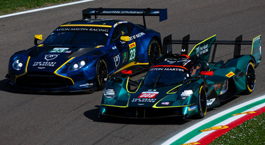 Aston Martin, un ruggito britannico alla 24 Ore di Le Mans 2026: l&rsquo;unica belva con un cuore 12 cilindri