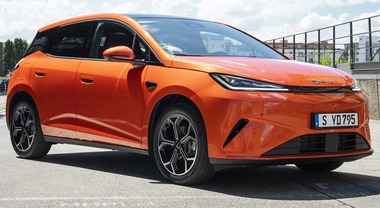 ​Byd Dolphin G DM-i rivoluziona il segmento B. Introduce l'ibrido plug-in tra le compatte con 105 km di autonomia in EV