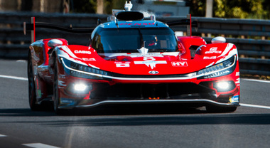 24 Ore di Le Mans: Toyota e Buemi dettano il ritmo nella prima ora
