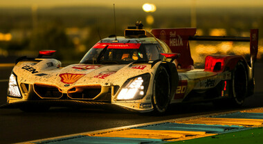 24 Ore di Le Mans, safety car di un&rsquo;ora e adesso &egrave; lotta serrata tra BMW, Cadillac e le due Toyota
