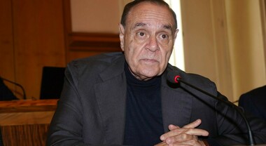 Benevento, il sindaco Mastella: «Due immobili sequestrati alla camorra assegnati al Comune»