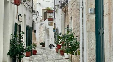 Vacanze in Puglia 2026: 238mila euro per una settimana in tenda ad agosto