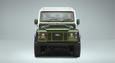 ​Land Rover Defender Classic V8 sfoggia una colorazione cangiante ad opera del reparto Classic