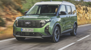 Ford, la forza della tradizione: numero uno dei commerciali. L'Ovale Blu ha presentato il piano per crescere nei prossimi anni