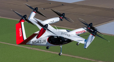 Toyota, partnership con Joby Aviation per produrre velivoli elettrici a decollo e atterraggio verticale