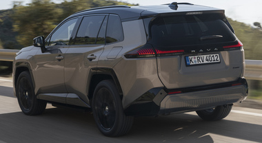 Toyota RAV 4 Phev: comoda, spaziosa e ben equipaggiata. E l'accesso alle tecnologie di bordo &egrave; semplice ed intuitiva