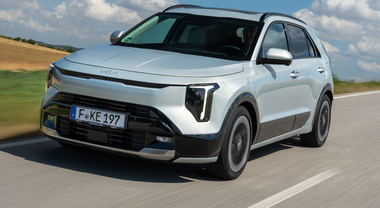 Kia Niro: con il restyling il crossover ibrido cresce e punta tutto su efficienza e tecnologia