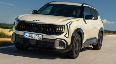 Kia, arriva Seltos: il Suv medio &egrave; full hybrid a trazione anteriore o integrale. Anche turbo benzina da 180 cv