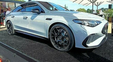 Mercedes-AMG CLA 45 4MATIC+: a Goodwood debutta la compatta elettrica da 680 cv