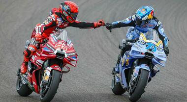 Marquez, Marc ed Alex diminano qualifiche e gara Sprint in Germania. Bezzecchi cade in Q2 e si frattura una clavicola
