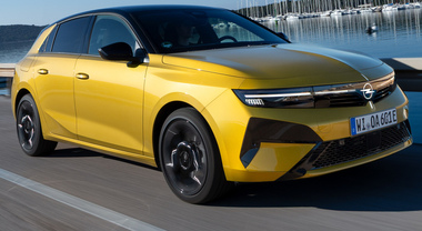 Rinnovata l&rsquo;Astra anche Sports Tourer. Opel ci mette la firma molto luminosa