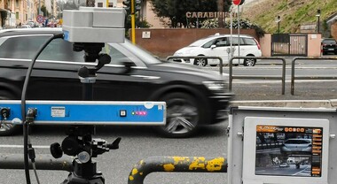Autovelox, con la riforma il Mit spegne gli 850 non in regola. Ecco l'elenco per regione di quelli disattivati
