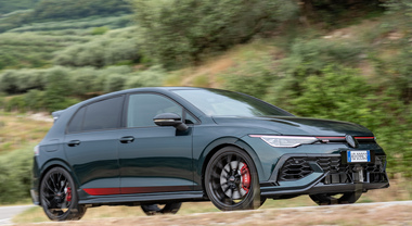 Volkswagen Golf GTI Edition 50, celebra i primi 50 anni del mitico modello
