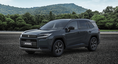 Suzuki Across 2026, completamente nuova &egrave; solo plug-in
