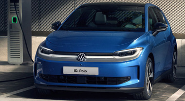 ID.Polo Edition 1, la versione di lancio ha due tagli di batterie e autonomia di 329 km. La GTI in vendita da met&agrave; ottobre