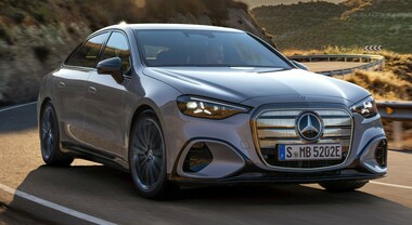 Mercedes Classe C, la berlina cambia volto ed &egrave; solo elettrica