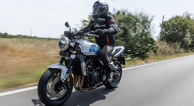 Honda CB1000 F, la naked che emoziona. Miscela perfetta di passato e futuro