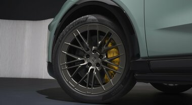 Pirelli P Zero, le &ldquo;scarpette magiche&rdquo; che permettono alla Cayenne elettrica la sua accelerazione da record