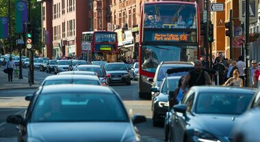 Regno Unito, a luglio balzo delle immatricolazioni auto (+12%) grazie alle Bev: +44,5%