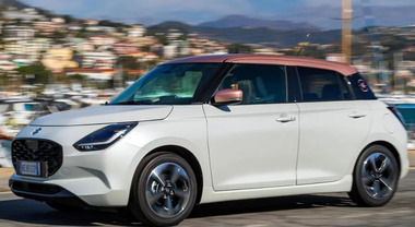 Suzuki supera quota 240mila auto elettrificate vendute in Italia. Risultato vincente di una strategia avviata 10 anni fa