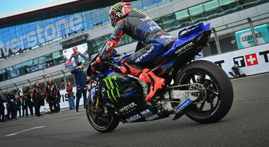 Silverstone resta in calendario fino al 2028. L'ex aeroporto a nord di Londra ospita gare motociclistiche dal 1977