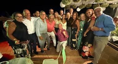 Casamicciola, pizze, fritti e bollicine: ecco il party del notaio