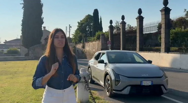 Kia EV4, autonomia e tecnologia per la nuova sfida elettrica