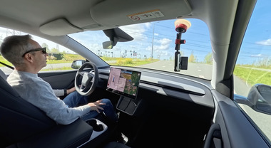 Tesla svela i dati sulla Guida Automatica Completa (FSD) in vista del voto UE di ottobre