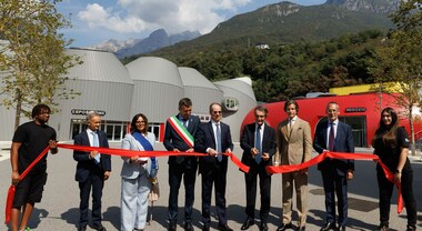 Moto Guzzi, lo storico stabilimento a Mandello del Lario dove nacque nel 1921 si rinnova