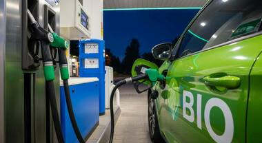 Dai biocarburanti transizione energetica con i veicoli termici. Presentato a Cernobbio uno studio di Teha ed Enilive