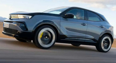 Opel GSE: la sportivit&agrave; elettrica della casa del fulmine tra strada, rally e videogame