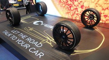Pirelli Cyber Tyre: il pneumatico intelligente che connette auto e strada &egrave; gi&agrave; realt&agrave;