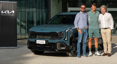 Kia, Luciano Darderi sceglie la nuova Seltos come vettura ufficiale per la sua attivit&agrave; professionale