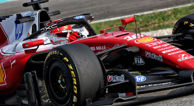 GP del Bahrain a Sepang, libere 2: la Ferrari prende il comando con Leclerc, Antonelli soltanto ottavo