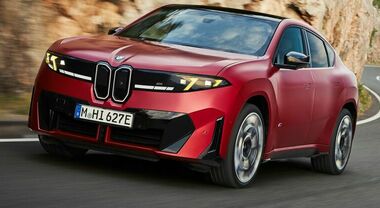 Bmw amplia la famiglia della Neue Klasse: arriva iX4, il suv coup&eacute; &egrave; la nuova elettrica