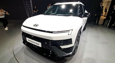 Hyundai Bayon: la seconda generazione cambia volto, diventa un Suv e introduce il full hybrid