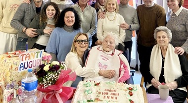 Emma De Bortoli spegne cento candeline e festeggia alla Casa ...