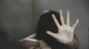 Roma, trova le sue foto (e di sua madre) sui siti porno: ricattato ...